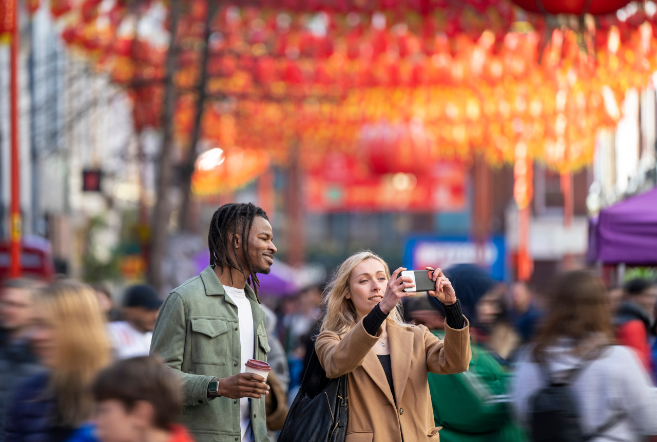 Happy People in London 2.png__PID:0e4ff360-bd00-4170-a7ee-9d8c8df491a9
