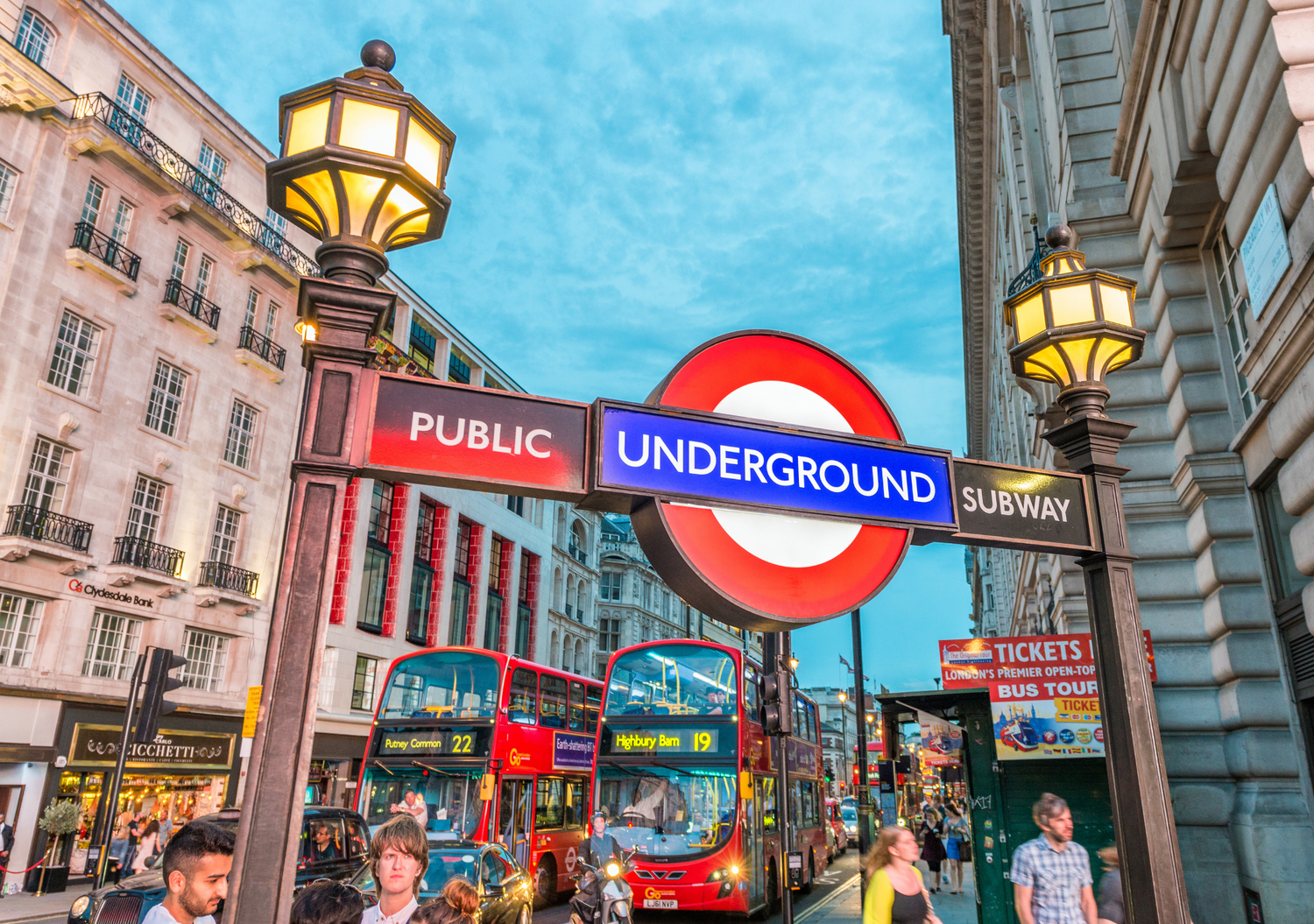 London's Public Transport Guide 3.png__PID:f53a76de-eeec-4d7e-b5b4-a19fd656fc65